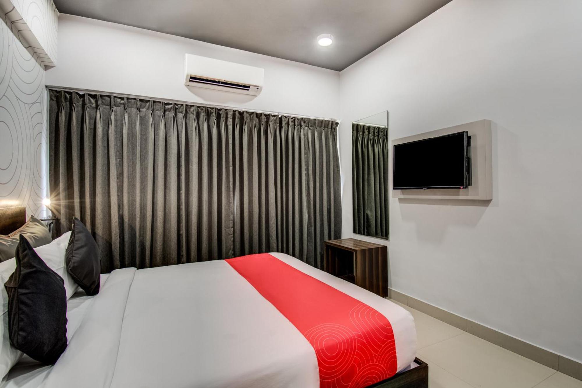 Collection O Rajdhani Near Pune Railway Station Luaran gambar