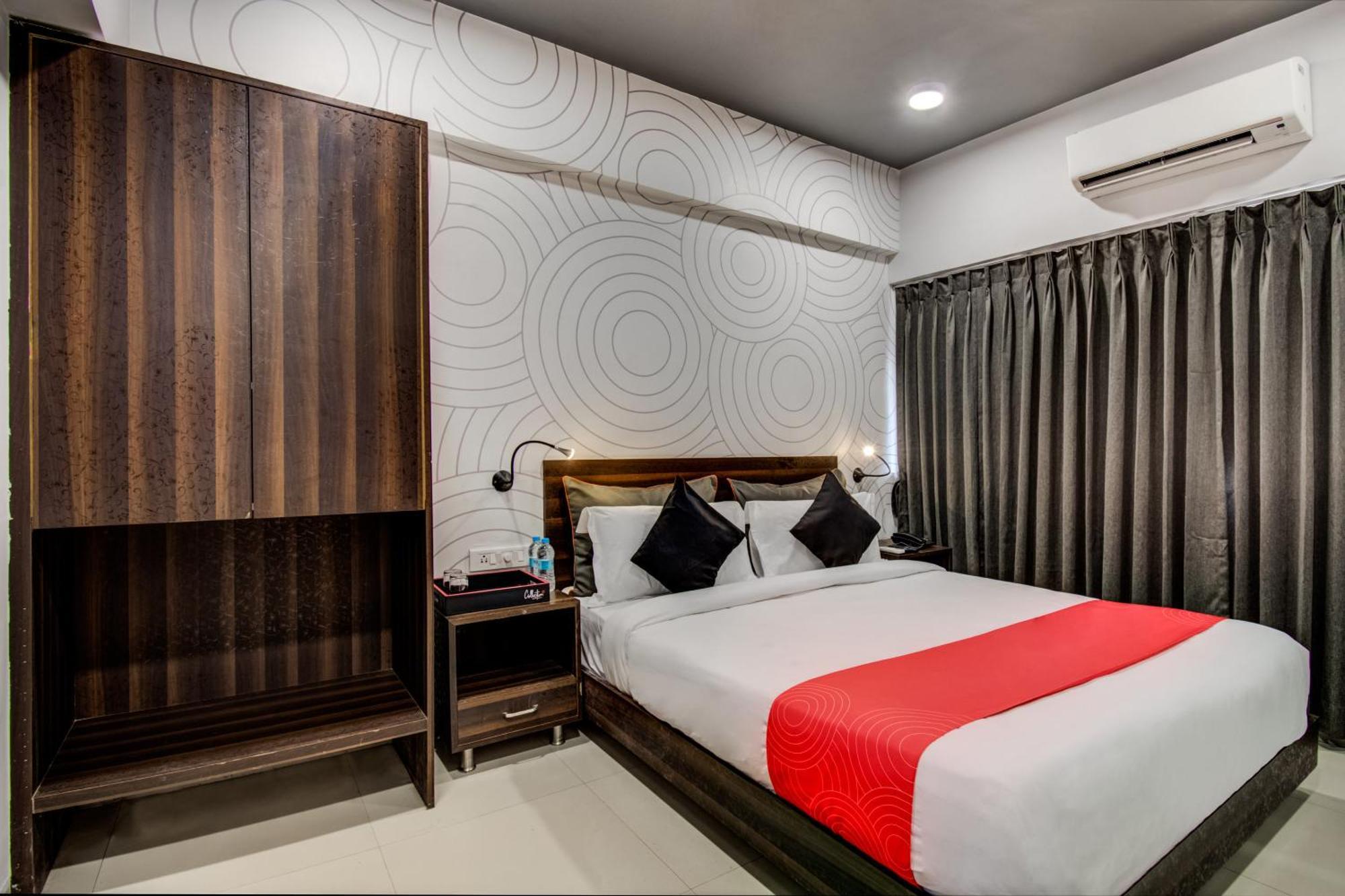 Collection O Rajdhani Near Pune Railway Station Luaran gambar