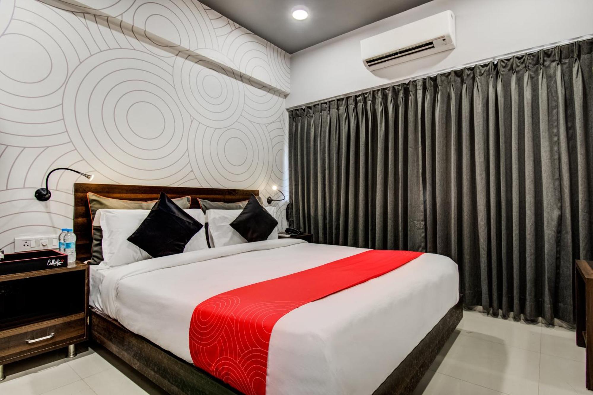 Collection O Rajdhani Near Pune Railway Station Luaran gambar